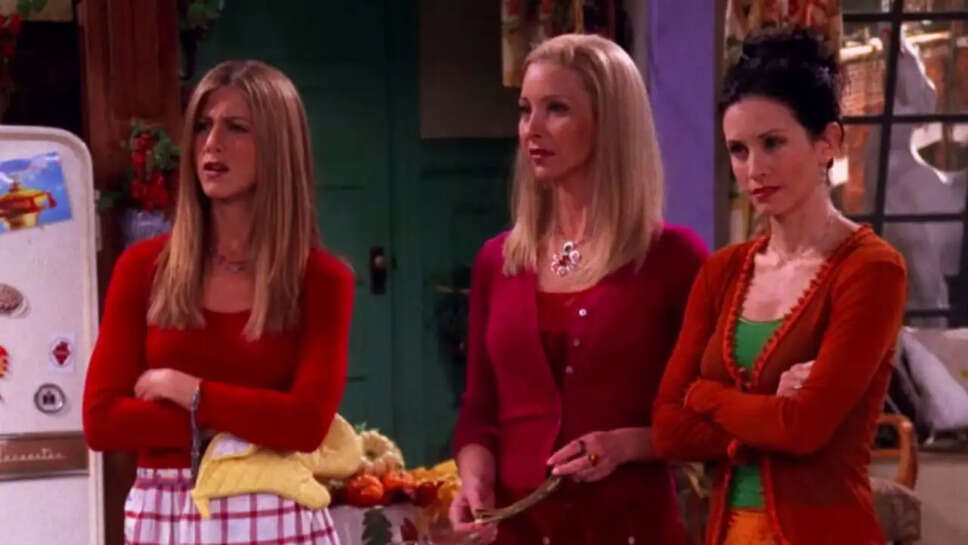 क्या 'Friends' की तिकड़ी फिर से लौटने वाली है? जेनिफर एनिस्टन और लिसा कड्रो की बातचीत ने बढ़ाई उम्मीदें!