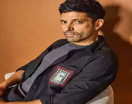 फरहान अख्तर के ड्राइवर ने किया 12 लाख का धोखा, जानें पूरा मामला