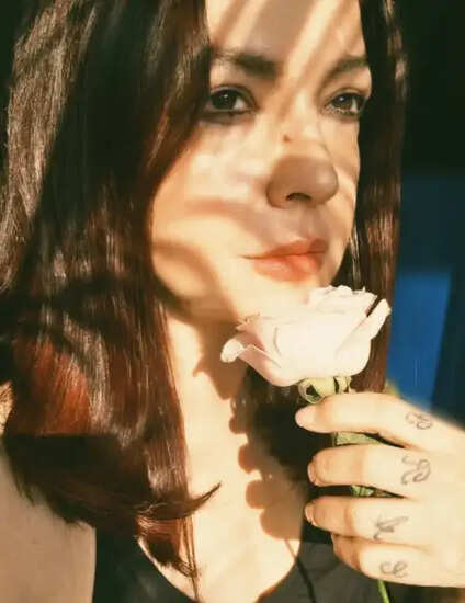 पूजा भट्ट ने साझा किया 10 साल का सफर: नशे से मुक्ति की प्रेरणादायक कहानी