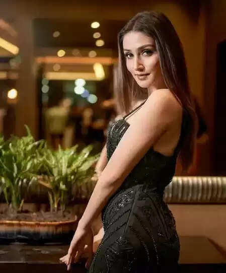 डोनल बिष्ट का कार एक्सीडेंट: जिंदगी की अहमियत का एहसास