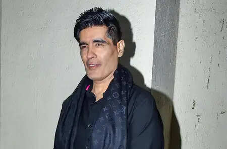 फैशन के बादशाह Manish Malhotra की मां का निधन: फिल्म इंडस्ट्री ने जताई संवेदना