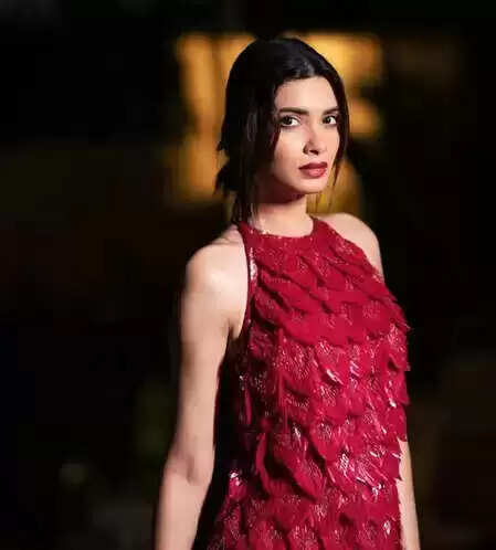 क्या डायना पेंटी का मानना है कि सह-कलाकारों से दोस्ती अभिनय पर असर डालती है?