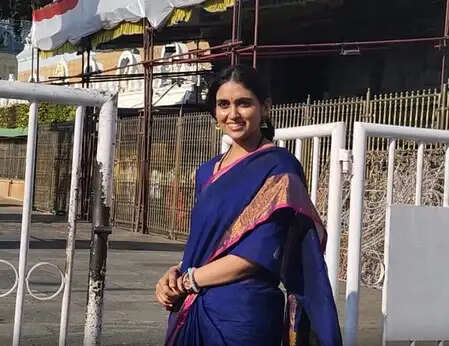 कृति सेनन और रिंकू राजगुरु ने तिरुमाला मंदिर में मांगा आशीर्वाद, जानें खास वजह!