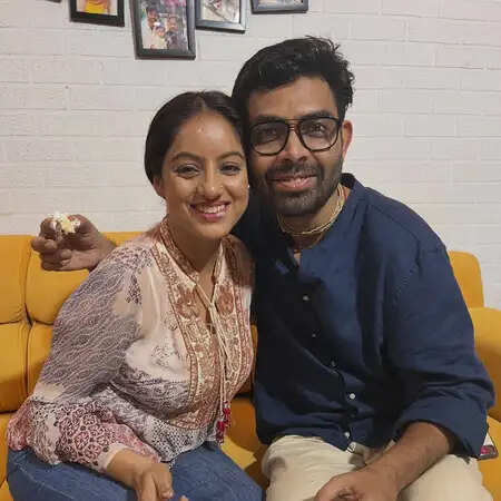 दीपिका सिंह ने पति के साथ मनाई शादी की सालगिरह, साझा की खास तस्वीरें!