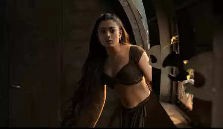 दीपावली पर बॉक्स ऑफिस पर छाई 'थामा' और 'एक दीवाने की दीवानियत', जानें कमाई के आंकड़े!