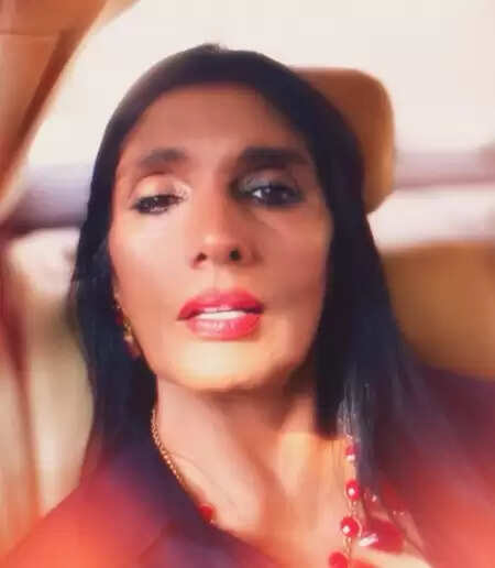 अनु अग्रवाल की प्रेरणादायक यात्रा: कैसे उन्होंने नकारात्मकता को पीछे छोड़कर खुद को मजबूत बनाया