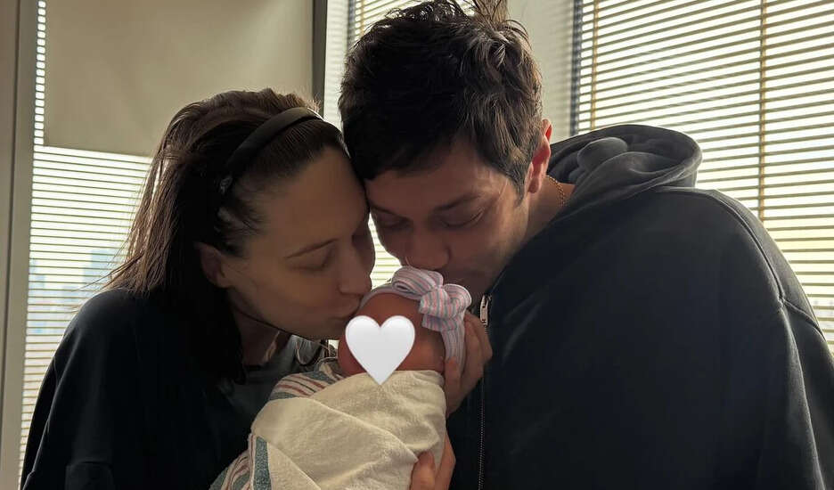 पीट डैविडसन और एल्सी हेविट बने माता-पिता, बेटी का नाम रखा स्कॉटी रोज