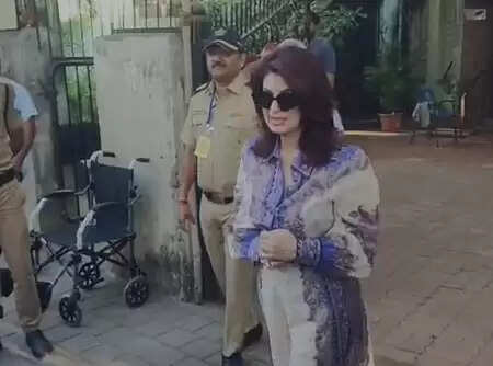 बॉलीवुड सितारों ने बीएमसी चुनाव में किया मतदान, जानें किसने क्या कहा?