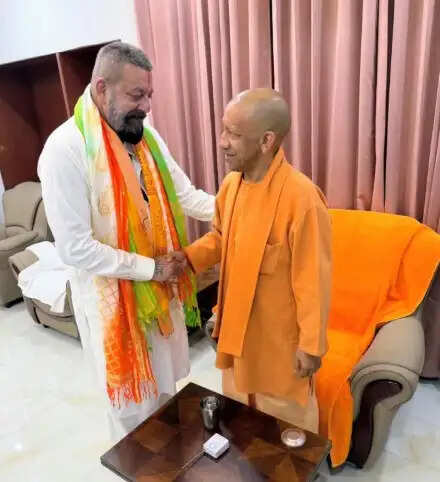 संजय दत्त की योगी आदित्यनाथ से मुलाकात: क्या है इस खास पल की कहानी?