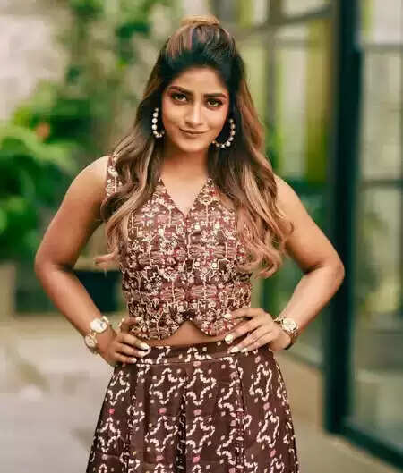 क्या है 'भारत महासयुलाकु विग्न्याप्ति' में डिंपल हयाती का खास किरदार? जानें इस फिल्म की दिलचस्प बातें!