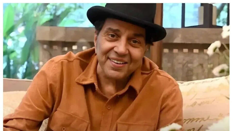 धर्मेंद्र का निधन: बॉलीवुड ने खोया एक लिजेंड, सितारों ने दी श्रद्धांजलि