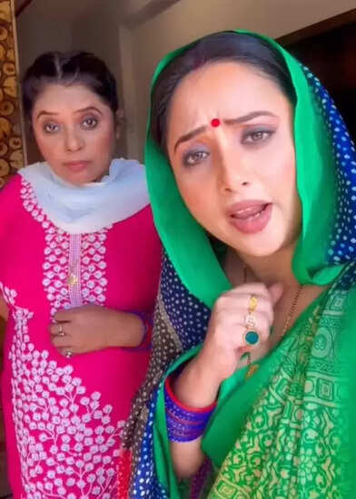 रानी चटर्जी का मजेदार वीडियो: मां के साथ लिप-सिंक करते हुए वायरल!