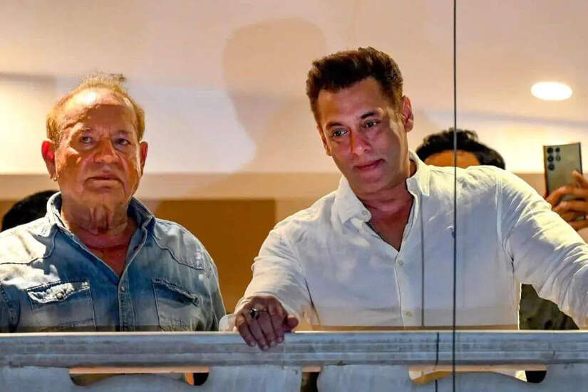 सलमान खान के पिता सलीम खान की स्वास्थ्य में सुधार, अस्पताल से हुए डिस्चार्ज!