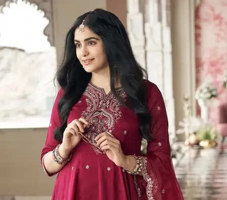 वर्क-लाइफ बैलेंस पर अदा शर्मा का अनोखा नजरिया: जेंगा खेल से की तुलना