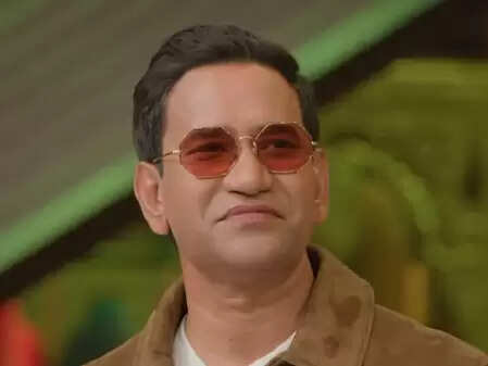 कपिल शर्मा के शो में मनोज तिवारी और निरहुआ की मस्ती, खेसारी पर साधा निशाना!