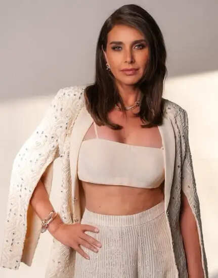 लीजा रे: कैंसर से जूझने वाली बॉलीवुड की प्रेरणादायक अभिनेत्री