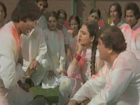 क्या है 'रंग बरसे' का जादू? जानें इस होली के अनमोल गीत की खासियत!