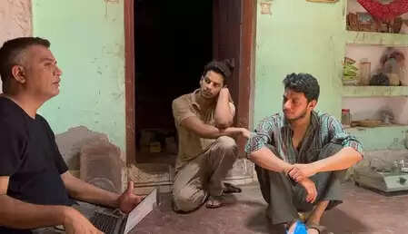 क्या जान्हवी कपूर की नई फिल्म 'होमबाउंड' ने दर्शकों का दिल जीत लिया? जानें ईशान खट्टर के अनुभव!