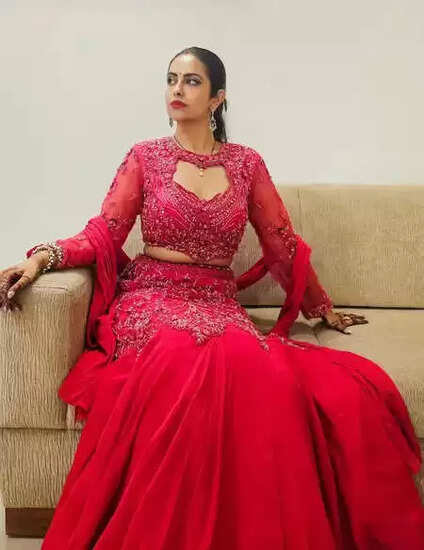 अविका गौर ने शेयर किया शादीशुदा लुक, क्या है इस नई दुल्हन की कहानी?