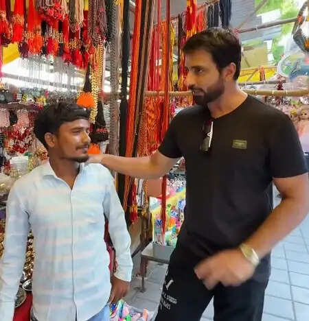 सोनू सूद: जरूरतमंदों के लिए एक सच्चे नायक, जानें उनके मानवीय कार्यों के बारे में