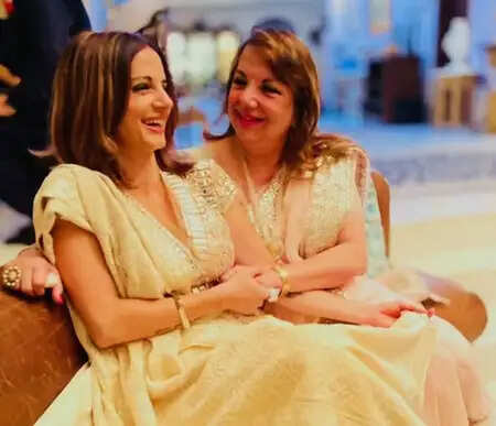 बकरीद पर सुजैन खान ने मां को किया याद, अली फजल ने साझा की दिल छू लेने वाली शुभकामनाएं