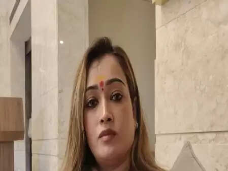 साध्वी हर्षा रिछारिया ने धर्म का रास्ता छोड़ा, जानिए क्यों?