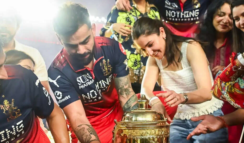 अनुष्का शर्मा ने RCB की जीत पर साझा की भावुक तस्वीर