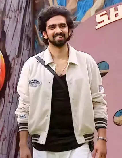 क्या अमाल मलिक बनेंगे 'बिग बॉस 19' के विजेता? जानें उनकी यात्रा और रणनीतियाँ!