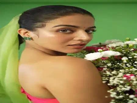 क्या वामिका गब्बी बनेंगी बॉलीवुड की नई सेंसेशन? जानें उनकी 2026 की फिल्में!