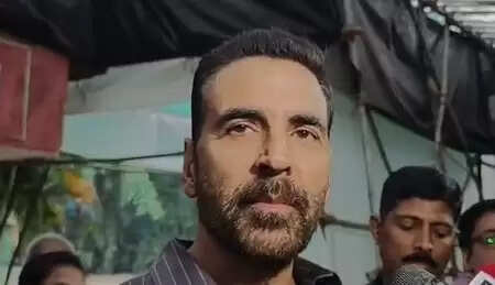 अक्षय कुमार ने बीएमसी चुनाव में वोट डालकर दी जिम्मेदारी निभाने की प्रेरणा!