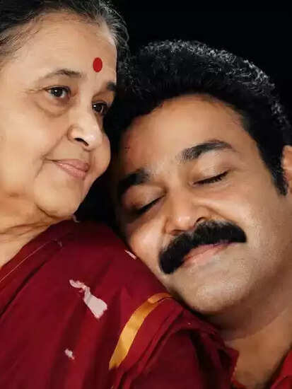 मोहनलाल की माता का निधन: साउथ सिनेमा के सितारों ने जताया शोक
