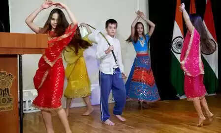 रूस में बॉलीवुड का जादू: भारतीय सिनेमा के फैन क्लबों की बढ़ती संख्या