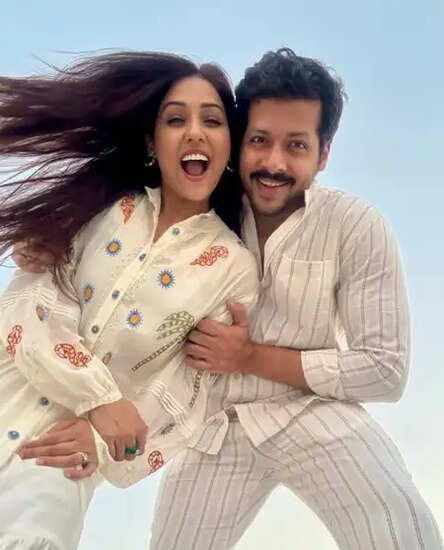 क्या है निहार पांड्या और नीति मोहन की प्रेम कहानी? जानें इस जोड़ी की दिलचस्प यात्रा!