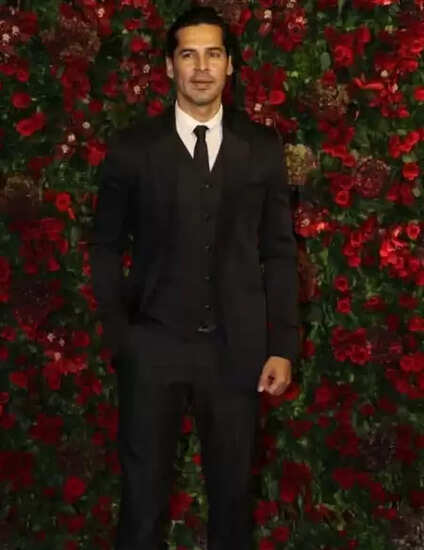 डिनो मोरिया: 90 के दशक का सुपरस्टार, जो फिर से चमकने को तैयार है!