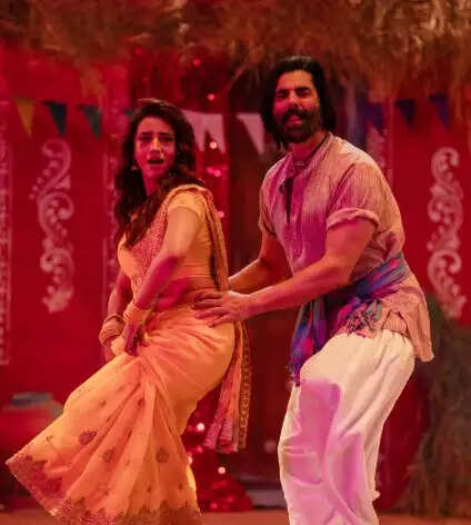 अक्षरा सिंह का नया गाना 'घिस-घिस-घिस' बना चर्चा का विषय, फैंस का मिला भरपूर प्यार!