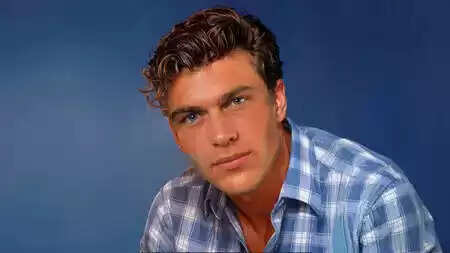 जॉन-एरिक हेक्सम: एक प्रतिभाशाली अभिनेता की दुखद कहानी जो खुद पर चला बैठा गोली