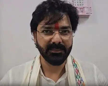 भोजपुरी स्टार पवन सिंह बने बिहार विधान परिषद के उम्मीदवार, जानें उनकी पार्टी के प्रति निष्ठा!