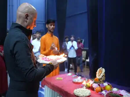 क्या है नीता-मुकेश अंबानी के सांस्कृतिक केंद्र की खासियत? जानें इस महोत्सव में क्या हुआ!