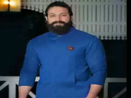 कन्नड़ स्टार यश की मां पर जमीन हड़पने का आरोप: कोर्ट ने खाली कराया परिसर