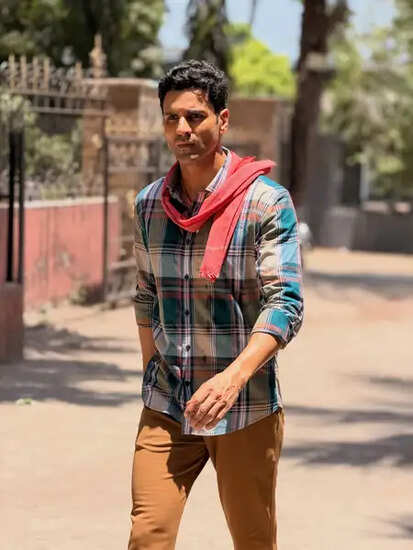क्या है विवेक दहिया का नया सुपरहीरो अवतार? जानें 'सुपरहीरो इस्त्रीवाला' की कहानी!