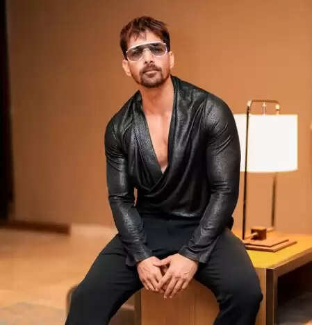 क्या है हर्षवर्धन राणे का नया ट्रांसफॉर्मेशन? जानें 'फोर्स 3' के लिए उनकी मेहनत!