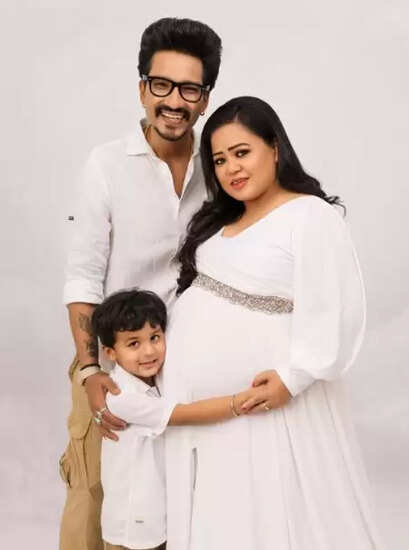 भारती सिंह और हर्ष लिंबाचिया की शादी की सालगिरह: प्यार भरे पल और खुशखबरी!