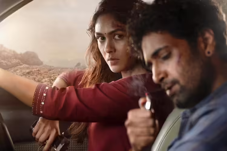 आखिर कौन हैं आदिवी शेष और मृणाल ठाकुर की नई फिल्म 'डकैत' के रोमांचक ट्रेलर में?