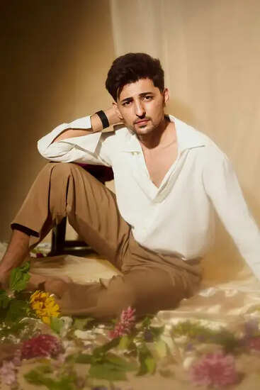 दर्शन रावल का नया रोमांटिक गाना 'साथिया' हुआ रिलीज, जानें इसकी खासियतें!