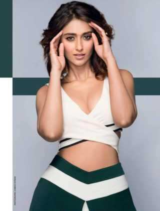 Anushka Sharma is taller than Shahrukh and Aamir. Know the heights of these Bollywood stars