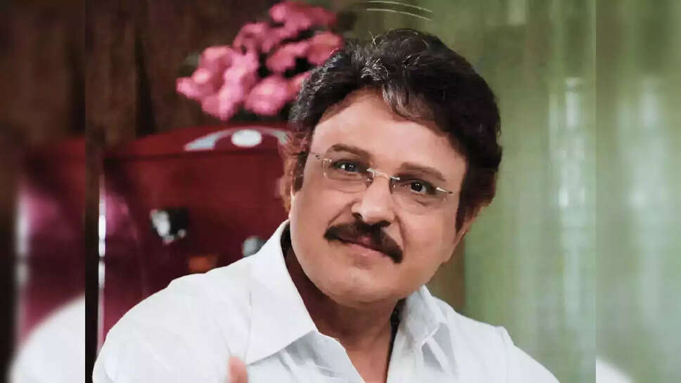 દક્ષિણ સિનેજગતમાંથી એક ખૂબ જ દુઃખદ સમાચાર સામે આવ્યા છે. તેલુગુ અને તમિલ ફિલ્મ ઈન્ડસ્ટ્રીના જાણીતા પીઢ અભિનેતા સાર્થ બાબુનું આજે નિધન થયું છે. તેઓ માત્ર 72 વર્ષના હતા. સાર્થ બાબુ ફિલ્મોમાં ખૂબ જ સક્રિય હતા. મીડિયા અહેવાલો અનુસાર, અભિનેતા લાંબા સમયથી બીમાર હતો અને તેને હૈદરાબાદની એક હોસ્પિટલમાં દાખલ કરવામાં આવ્યો હતો જ્યાં આજે સવારે અભિનેતાએ અંતિમ શ્વાસ લીધા હતા. પ્રાપ્ત માહિતી અનુસાર, તેઓ વય સંબંધિત બિમારીઓને કારણે બીમાર હતા અને તેમને હોસ્પિટલમાં દાખલ કરવામાં આવ્યા હતા. જ્યાં મલ્ટિપલ ઓર્ગન ફેલ્યોર થવાને કારણે સાર્થ બાબુનું મોત થયું હતું. આ ખરાબ સમાચાર સામે આવતા જ સાઉથ ફિલ્મ ઈન્ડસ્ટ્રીમાં શોકનું મોજુ ફરી વળ્યું હતું. સાર્થ બાબુના નિધન પર પ્રેમીઓ શોક વ્યક્ત કરી રહ્યા છે.  સાર્થ બાબુએ 200 થી વધુ ફિલ્મો કરી હતી દક્ષિણના ફિલ્મ અભિનેતા સાર્થ બાબુએ મૂળ તમિલ અને તેલુગુ ફિલ્મ ઉદ્યોગમાં કામ કર્યું હતું. તેણે પોતાના ફિલ્મી કરિયરમાં દર્શકોને લગભગ 200 ફિલ્મો આપી. આ ફિલ્મો કન્નડ અને કેટલીક મલયાલમ અને હિન્દી સિનેમા સિવાય મુખ્યત્વે તેલુગુ અને તમિલ ભાષાઓની હતી. અભિનેતાએ વર્ષ 1973માં તેલુગુ ફિલ્મ ઈન્ડસ્ટ્રીમાં એન્ટ્રી કરી હતી. બાદમાં અભિનેતાને ઓળખ મુખ્યત્વે તમિલ ફિલ્મોથી મળી.   સાર્થ બાબુના મૃત્યુની અફવા અગાઉ પણ ફેલાઈ હતી જણાવી દઈએ કે સાર્થ બાબુ ઘણા સમયથી બીમાર હતા. જેના કારણે તેને હોસ્પિટલમાં દાખલ કરવામાં આવ્યો હતો. બાદમાં સાર્થ બાબુના મૃત્યુના સમાચાર 3જી મેના રોજ સામે આવ્યા હતા. જો કે, બાદમાં પરિવારે આ અહેવાલોને નકારી કાઢ્યા હતા અને જણાવ્યું હતું કે તેની સારવાર હજુ ચાલુ છે. આ સાથે પરિવારે ખોટા સમાચાર ન ફેલાવવાની અપીલ પણ કરી હતી. પરંતુ હવે મીડિયા રિપોર્ટ્સ સામે આવી રહ્યા છે, અભિનેતાનું આખરે નિધન થઈ ગયું છે.   સાર્થ બાબુના નિધનથી સાઉથ ફિલ્મ ઈન્ડસ્ટ્રી આઘાતમાં છે સાઉથ ફિલ્મ સ્ટાર સાર્થ બાબુના નિધનથી તમિલ અને તેલુગુ ફિલ્મ ઈન્ડસ્ટ્રીમાં હલચલ મચી ગઈ છે. ઘણા ચાહકો અને ફિલ્મ સ્ટાર્સ સાર્થ બાબુના નિધન પર શોક વ્યક્ત કરી રહ્યા છે. સાર્થ બાબુએ લાંબા સમય સુધી દર્શકોનું મનોરંજન કર્યું હતું. તેમના આકસ્મિક નિધનથી ચાહકો પણ આઘાતમાં છે.