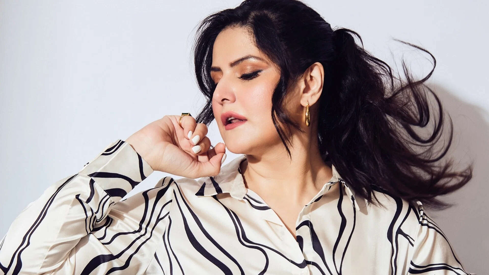 Salman Khan की ये एक्ट्रेस नहीं करना चाहती शादी, कहा- जैसे लोग खाना स्वाइप करते हैं…