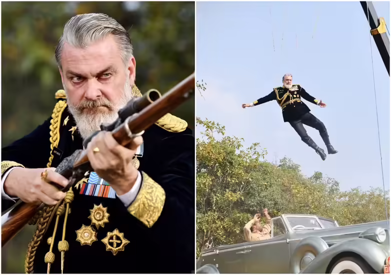 हॉलीवुड स्टार रे स्टीवेन्सन, जिन्होंने राम चरण और जूनियर एनटीआर स्टारर निर्देशक एसएस राजामौली की आरआरआर में गवर्नर स्कॉट के रूप में अपनी भूमिका से सिनेमाघरों को मंत्रमुग्ध कर दिया था, अब नहीं रहे। फिल्म स्टार ने महज 58 साल की उम्र में अंतिम सांस ली। रे स्टीवेन्सन के निधन की खबर से हॉलीवुड ही नहीं हिंदी सिनेमा भी सदमे में है. अपनी फिल्म आरआरआर में अपने दमदार अभिनय से दर्शकों का दिल जीतने वाले हॉलीवुड स्टार रे स्टीवेन्सन के निधन पर आरआरआर की टीम ने थ्रोबैक फोटोज शेयर कर उन्हें श्रद्धांजलि दी है.  आरआरआर की टीम ने पुराने दिनों को याद किया आरआरआर की टीम ने रे स्टीवेंसन की एक पुरानी तस्वीर शेयर कर फैन्स को बताया कि कैसे उन्होंने 56 साल की उम्र में आरआरआर का मुश्किल फाइट सीन स्टंट किया था. इस तस्वीर को शेयर करते हुए टीम ने लिखा, 'जब हमने इस मुश्किल सीन को शूट किया तब वह 56 साल के थे। लेकिन उन्होंने संकोच नहीं किया और इस सीन को खूबसूरती से शूट किया। हम आरआरआर के सेट पर आपके पलों को हमेशा याद रखेंगे। इतनी जल्दी चला गया। इतना ही नहीं, इससे पहले आरआरआर की टीम ने सोशल मीडिया पर उनकी एक और तस्वीर शेयर करते हुए लिखा, 'हमारी पूरी टीम के लिए दुखद खबर। शांति से आराम करें... स्टीवेन्सन। आप हमेशा हमारे दिलों में रहेंगे। सर स्कॉट।'   निर्देशक एसएस राजामौली ने दुखद खबर दी डायरेक्टर एसएस राजामौली ने सुबह यह खबर फैन्स को दी। इसके बाद उनकी ओर से आई इस खबर से हिंदी सिनेमा के दर्शक काफी दुखी हैं। जिसके बाद लोग RRR स्टार रे स्टीवेन्सन के निधन पर उन्हें श्रद्धांजलि दे रहे हैं. रे स्टीवेंसन ने बिग गेम, थोर: रैग्नारोक, कोल्ड स्किन, एक्सीडेंट मैन जैसी फिल्में दी हैं।