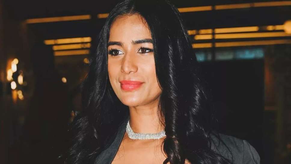 Poonam Pandey के खिलाफ पुलिस में दर्ज हुई शिकायत, सर्वाइकल कैंसर के नाम पर मौत की झूठी खबर फैलाना पड़ा महंगा