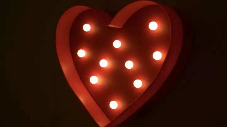Valentine Day  Special- आखिर क्यों प्यार का रंग लाल होता हैं, जानिए इसका कारण
